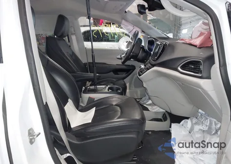 2023 Chrysler Pacifica Touring L z USA, uszkodzony, nr VIN 2C4RC1BG3PR563879